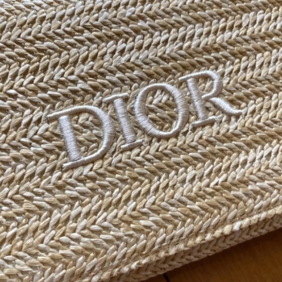 DIOR Rare Original Pouch 2023 Summer Limited Edition - Picture 3 of 15